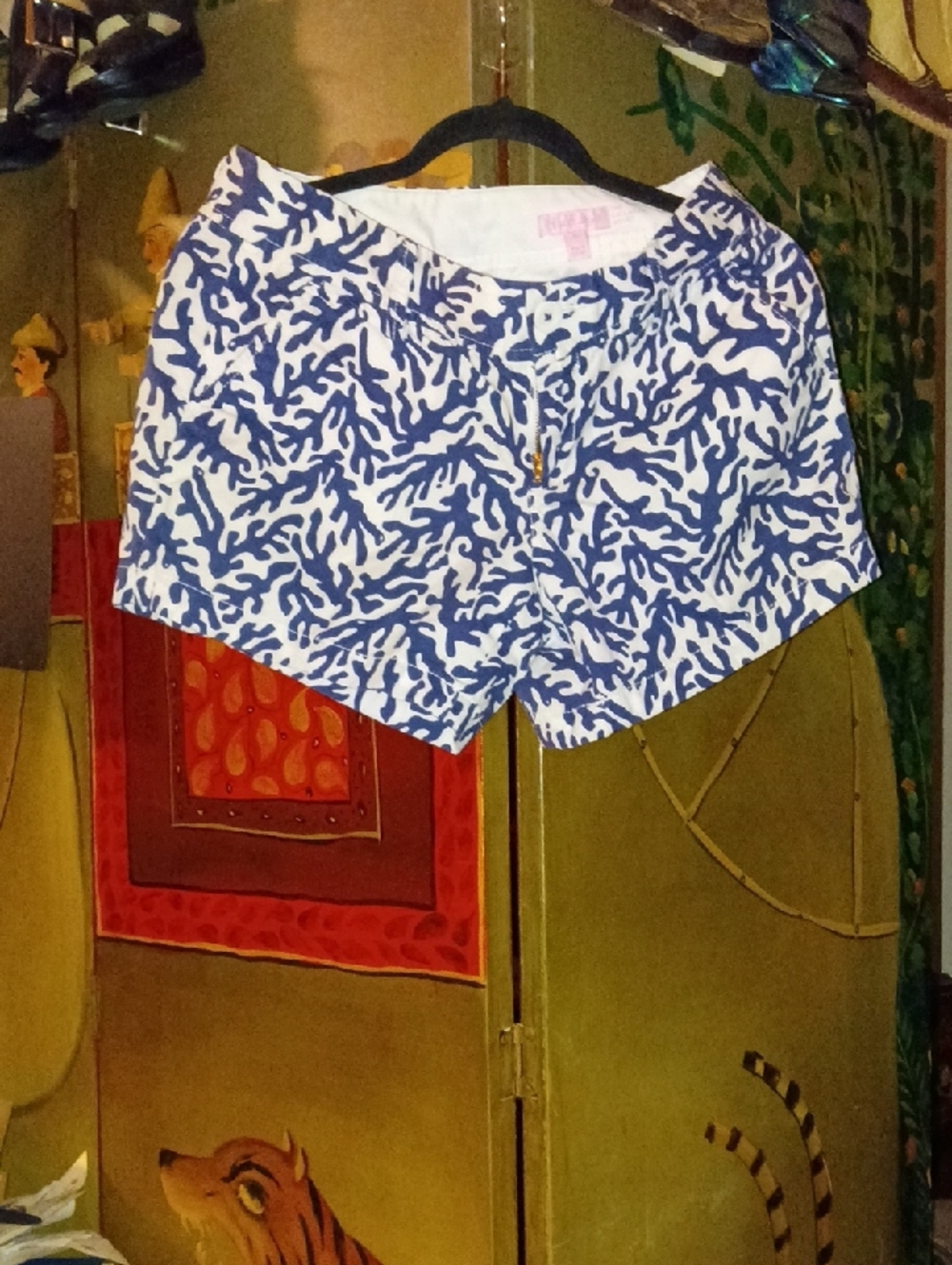 Vintage Lilly Pulitzer White Shorts with Blue Coral Print